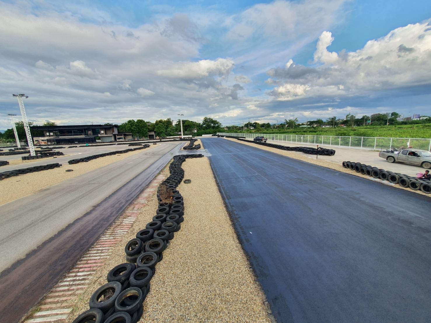 1 - https://ลาดยางมะตอย.com | รับลาดยางมะตอย ทำถนนยางมะตอย ทำลาดจอดรถ ทางเข้ารีสอร์ท ทางถนนลาดยางมะตอย งานสวย เรียบร้อย มาตรฐาน