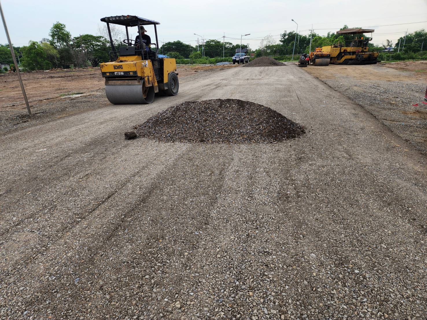 32 - https://ลาดยางมะตอย.com | รับลาดยางมะตอย ทำถนนยางมะตอย ทำลาดจอดรถ ทางเข้ารีสอร์ท ทางถนนลาดยางมะตอย งานสวย เรียบร้อย มาตรฐาน