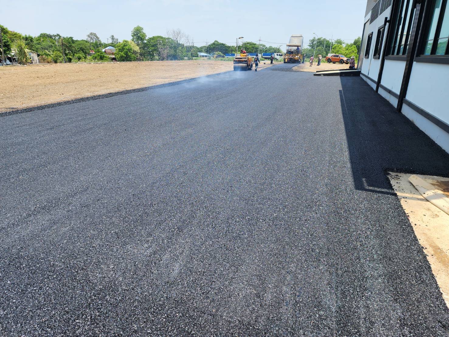 35 - https://ลาดยางมะตอย.com | รับลาดยางมะตอย ทำถนนยางมะตอย ทำลาดจอดรถ ทางเข้ารีสอร์ท ทางถนนลาดยางมะตอย งานสวย เรียบร้อย มาตรฐาน