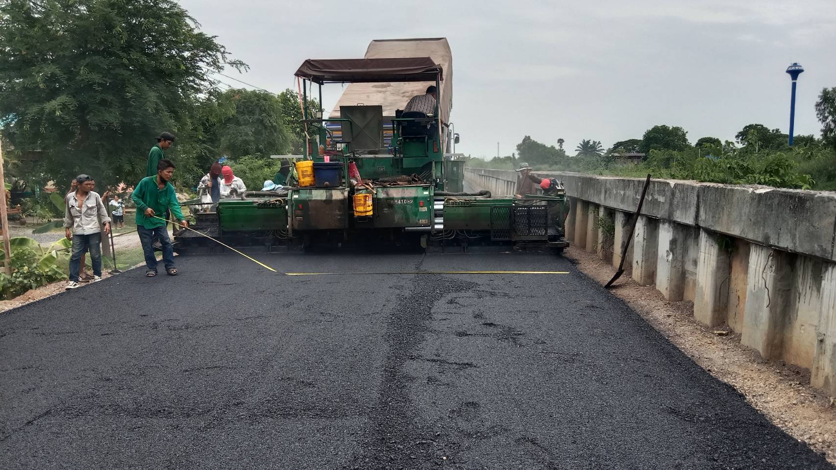 38 - https://ลาดยางมะตอย.com | รับลาดยางมะตอย ทำถนนยางมะตอย ทำลาดจอดรถ ทางเข้ารีสอร์ท ทางถนนลาดยางมะตอย งานสวย เรียบร้อย มาตรฐาน