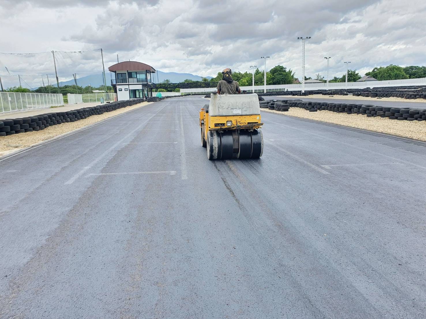 4 - https://ลาดยางมะตอย.com | รับลาดยางมะตอย ทำถนนยางมะตอย ทำลาดจอดรถ ทางเข้ารีสอร์ท ทางถนนลาดยางมะตอย งานสวย เรียบร้อย มาตรฐาน