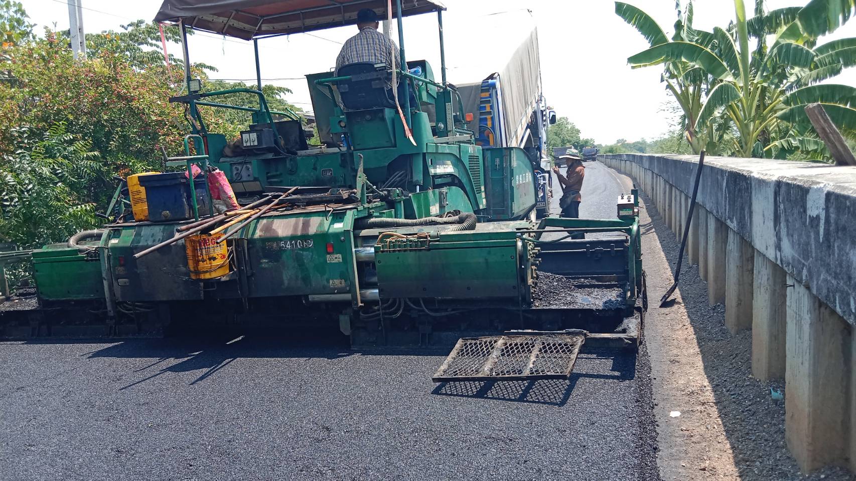 46 - https://ลาดยางมะตอย.com | รับลาดยางมะตอย ทำถนนยางมะตอย ทำลาดจอดรถ ทางเข้ารีสอร์ท ทางถนนลาดยางมะตอย งานสวย เรียบร้อย มาตรฐาน