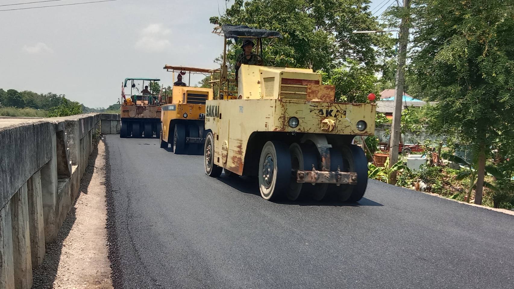 48 - https://ลาดยางมะตอย.com | รับลาดยางมะตอย ทำถนนยางมะตอย ทำลาดจอดรถ ทางเข้ารีสอร์ท ทางถนนลาดยางมะตอย งานสวย เรียบร้อย มาตรฐาน