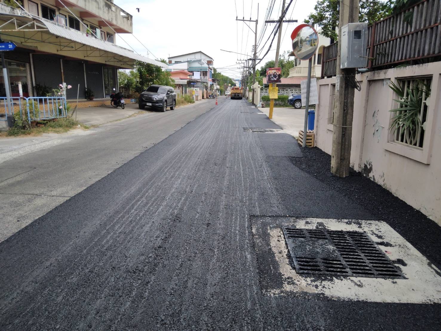 5 - https://ลาดยางมะตอย.com | รับลาดยางมะตอย ทำถนนยางมะตอย ทำลาดจอดรถ ทางเข้ารีสอร์ท ทางถนนลาดยางมะตอย งานสวย เรียบร้อย มาตรฐาน