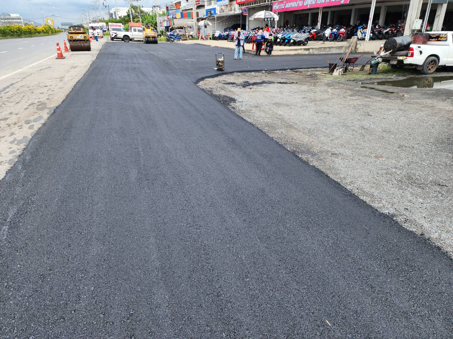 56 - https://ลาดยางมะตอย.com | รับลาดยางมะตอย ทำถนนยางมะตอย ทำลาดจอดรถ ทางเข้ารีสอร์ท ทางถนนลาดยางมะตอย งานสวย เรียบร้อย มาตรฐาน