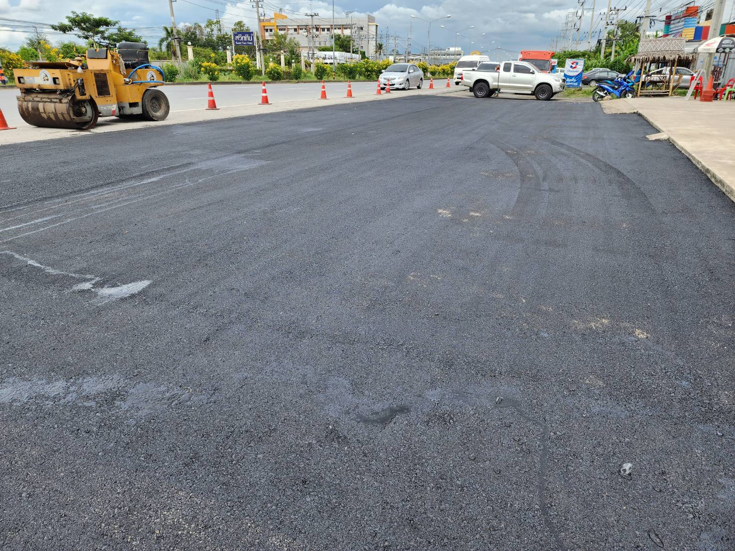 58 - https://ลาดยางมะตอย.com | รับลาดยางมะตอย ทำถนนยางมะตอย ทำลาดจอดรถ ทางเข้ารีสอร์ท ทางถนนลาดยางมะตอย งานสวย เรียบร้อย มาตรฐาน