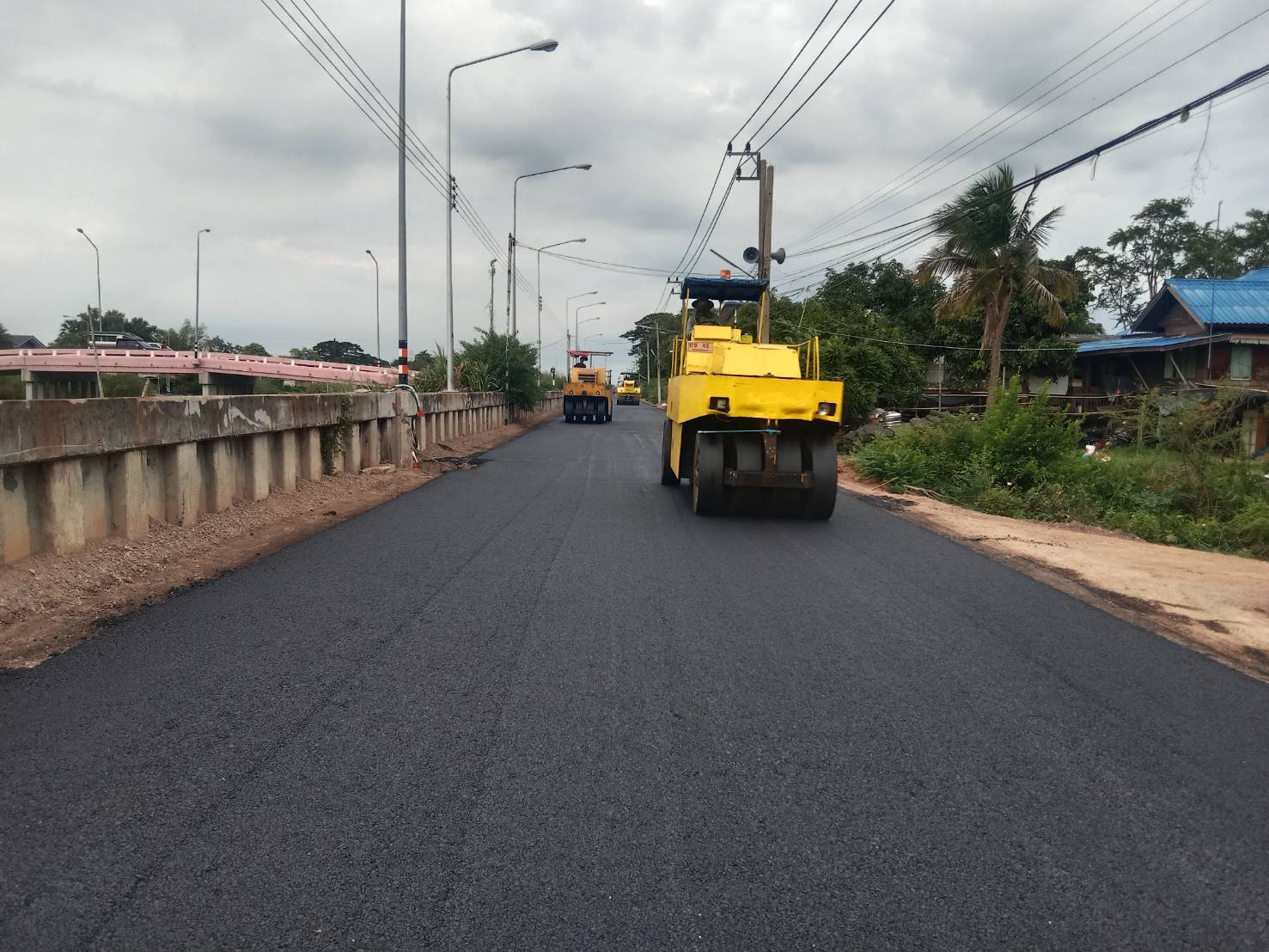 66 - https://ลาดยางมะตอย.com | รับลาดยางมะตอย ทำถนนยางมะตอย ทำลาดจอดรถ ทางเข้ารีสอร์ท ทางถนนลาดยางมะตอย งานสวย เรียบร้อย มาตรฐาน