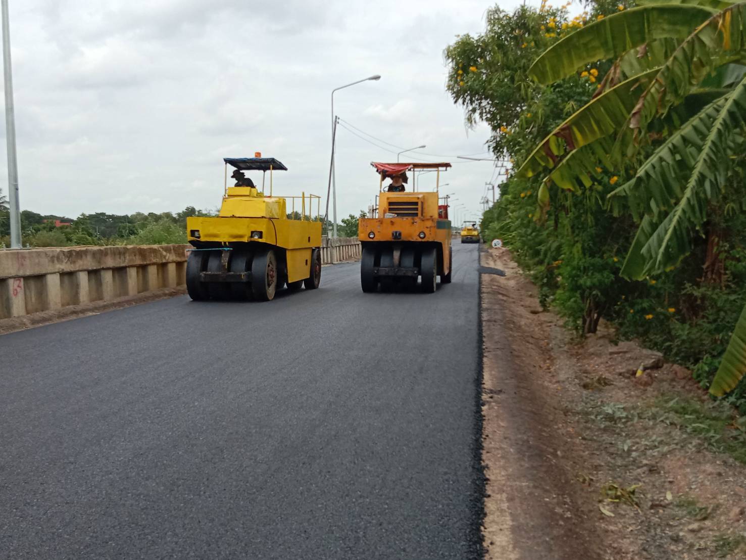 68 - https://ลาดยางมะตอย.com | รับลาดยางมะตอย ทำถนนยางมะตอย ทำลาดจอดรถ ทางเข้ารีสอร์ท ทางถนนลาดยางมะตอย งานสวย เรียบร้อย มาตรฐาน