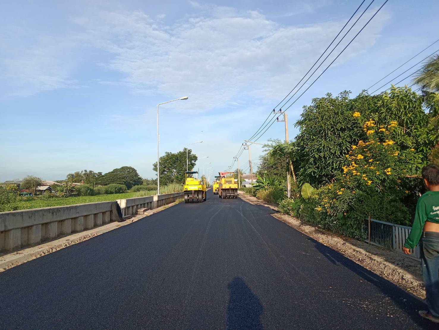 70 - https://ลาดยางมะตอย.com | รับลาดยางมะตอย ทำถนนยางมะตอย ทำลาดจอดรถ ทางเข้ารีสอร์ท ทางถนนลาดยางมะตอย งานสวย เรียบร้อย มาตรฐาน